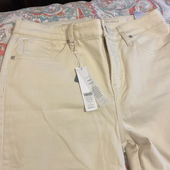 Chico’s Ankle Jeans - Picture 4 of 4